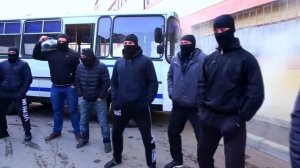 между нами тает лёд песня