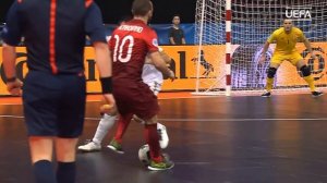 Watch Ricardinho’s crazy futsal goal