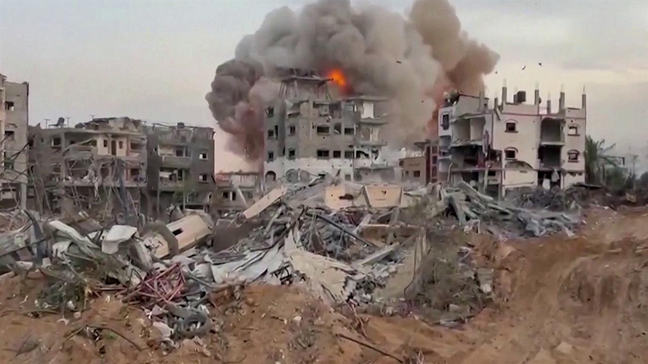Армия Израиля наносит удары по объектам в Ливане и сектору Газа