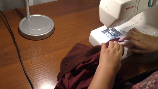 Для любителей свободных капюшонов.Соединяем капюшон с отворотом, с основным изделием.Пальто Часть I