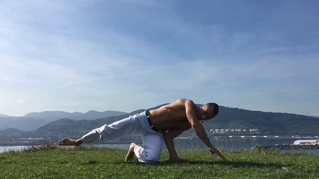 Capoeira - Tutorial Queda de Rins / Encaje + Au con Queda de Rins ( ENGLISH SUBTITLES ) смотреть онлайн