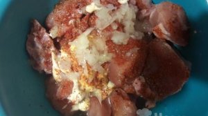 Шашлык из куриной грудки маринованный на майонезе