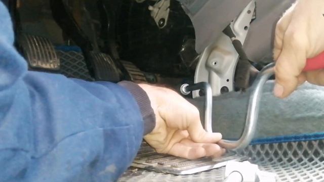 Замена тросов переключения передач Hyundai Accent ТАГАЗ смотреть онлайн