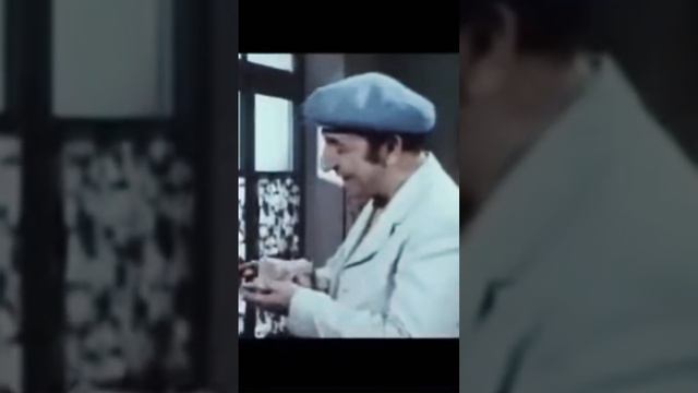 " Alma almaya bənzər "(1975) Hacıbaba Bağırov, Həsən Məmmədov.