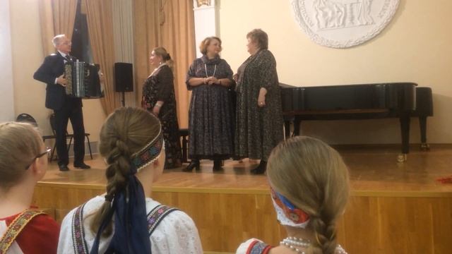 Россияночка (Н. Крыгина, Э. Мамонова) - Ой, то не ветер ветку клонит