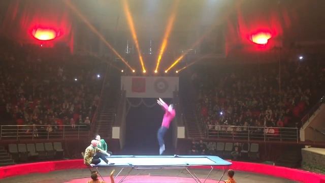 Цирк на батуте. смотреть онлайн