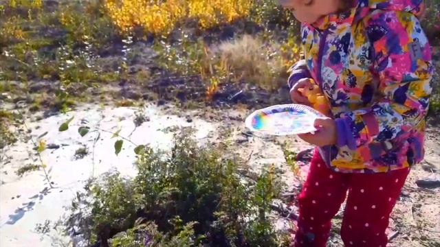 Eloviki (Еловики) Маша ищет лошадок пони на Уральском Бали смотреть онлайн