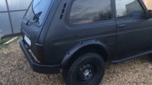 Нива в чёрном рапторе