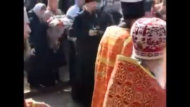 Троице-Сергиева лавра.Пасхальный крестный ход смотреть онлайн