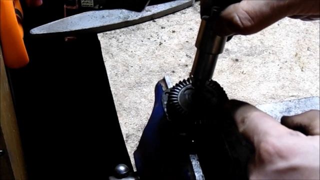 Как поменять шестерни на болгарке бош? Bosch GWS 1000 смотреть онлайн