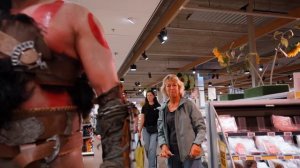 GIANT KRATOS 2.18M/7'2" AMSTERDAM (THE DUTCH GIANT AS GOD OF WAR)