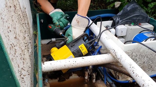 Как поменять дренажный насос в септике смотреть онлайн