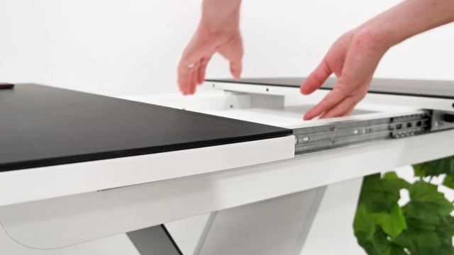 Гарда Тип 1 Стол обеденный Белый\Стекло черный графит.ШКАФ39 смотреть онлайн