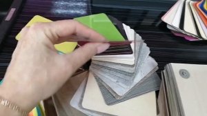 Как отличить пластик от плёнки для фасадов мебели, по образцам?