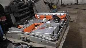 Ремонт Nissan Leaf не едет не заряжается сдох резистор