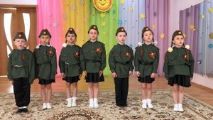 Песня - "ПОБЕДНЫЙ МАРШ" дети старшей группы детского сада 15  г. Бердск Новосибирской области.