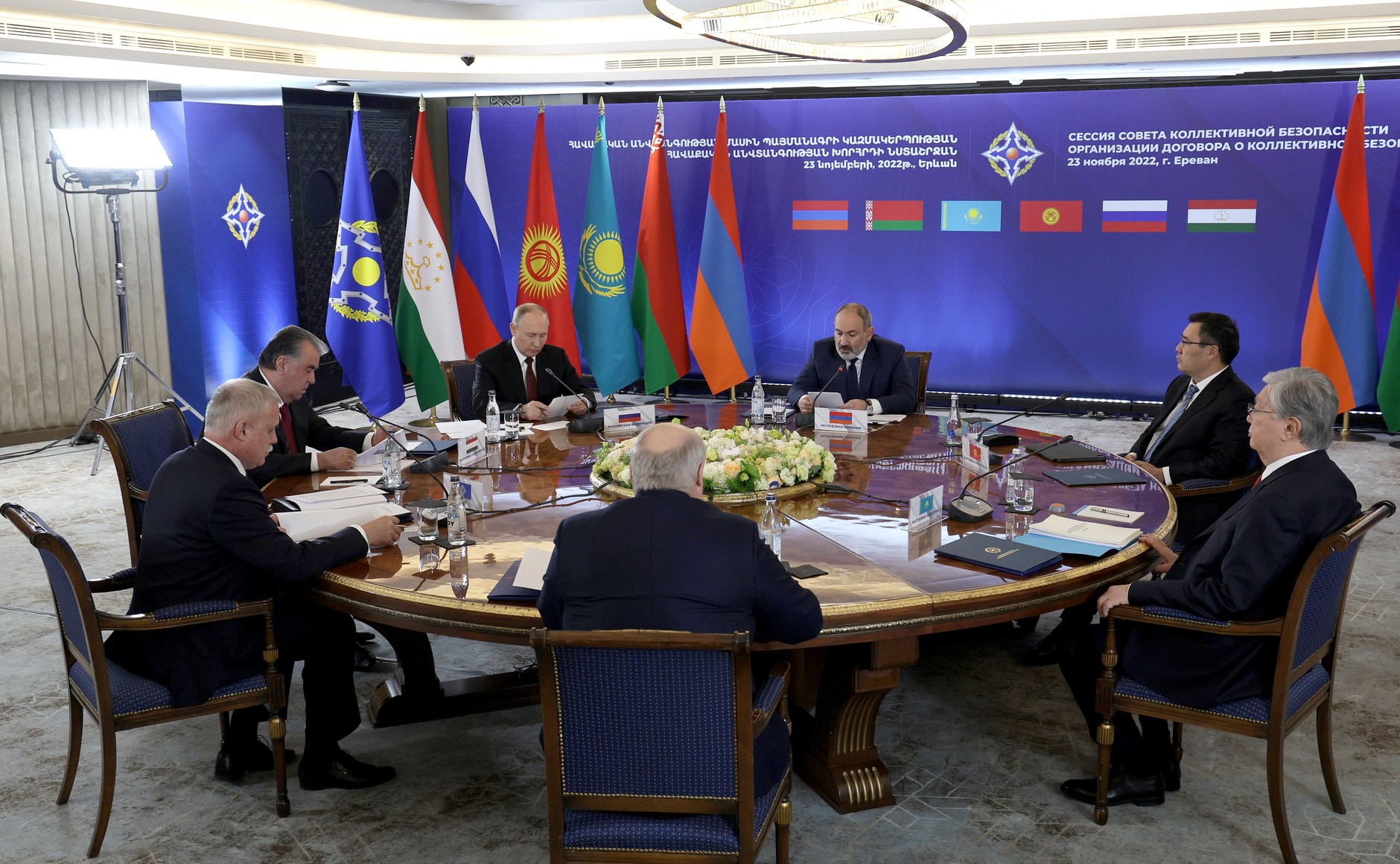 В.Путин принял участие в сессии  ОДКБ в Ереване 23.11.2022 г.