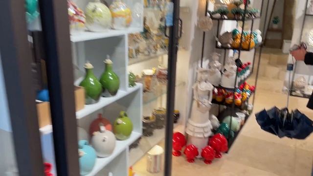 ИТАЛИЯ СЕГОДНЯ ?? БАРИ: ГОРОД ВЕДЬМ, АРОК И НАСТЕННЫХ ИКОН смотреть онлайн