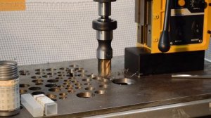 Магнитные сверлильные станки - сверление 30 мм