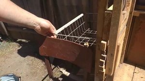 Простейший станок для дойки коз.