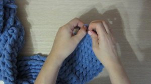 Шарф из пряжи Alize puffy. Узор Волна или Косичка. Вяжем руками.