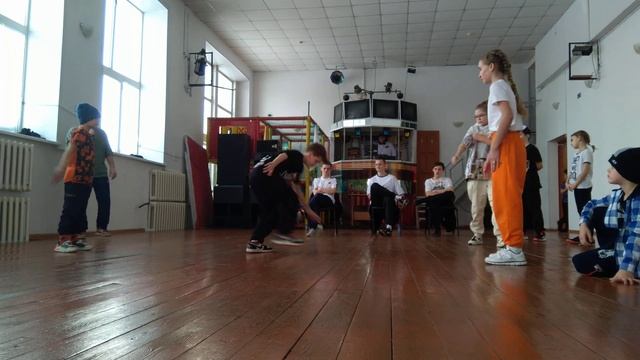 Батл 2 - Брейкинг 2 vs 2 "АРТ КВАДРАТ НА УСОЛКЕ 2023" смотреть онлайн