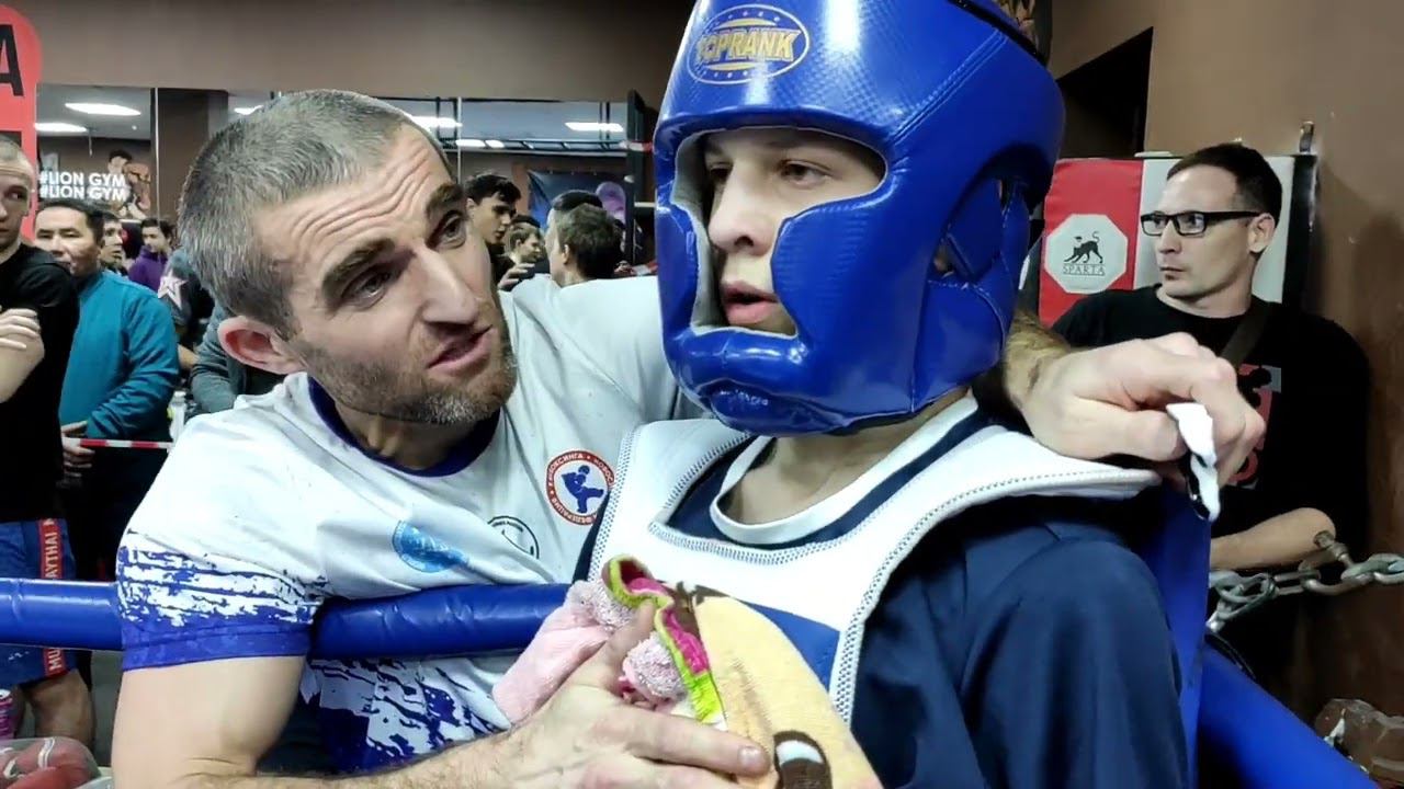 Ермаков Кирилл "PS" (син.) VS Самохвалов Артур "Champion Gym" (кр.)