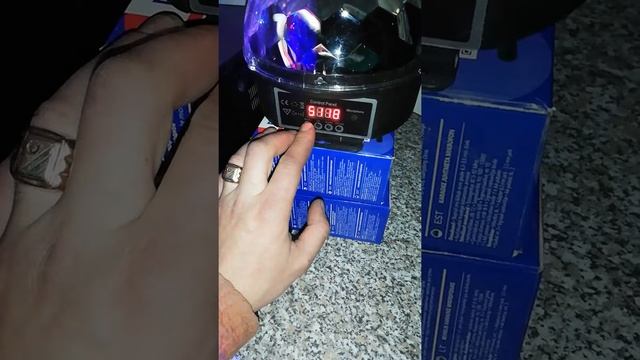 Светодиодный Дискошар LED MAGIC BALL 6x 3W RGBWY DMX смотреть онлайн