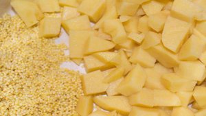 Крупяной суп с копченой курицей