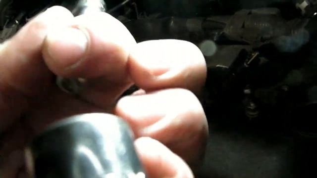 How To Changing Spark Plugs On a Toyota Engine 1 8 Corolla Vibe Matrix смотреть онлайн