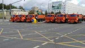 Парад коммунальной техники в Москве