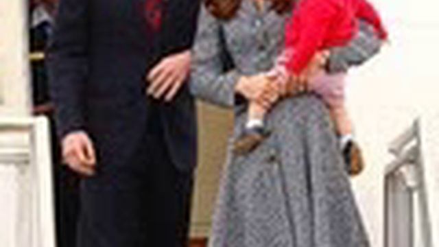 Кенсингтонский дворец огласил имя новорожденной принцессы смотреть онлайн