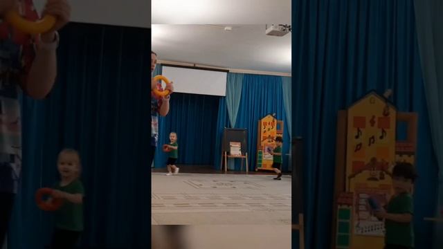 Вход-танец на занятие "Бип-бип-бип, ай-яй-яй" #занятиесдетьми #танцыдлядетей #красногорск #ритмика смотреть онлайн