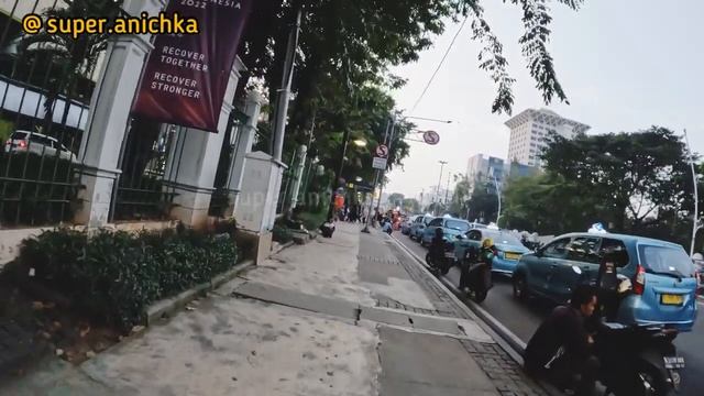JALAN2 DI JAKARTA KOTA METROPOLITAN SEKITAR STASIUN GAMBIR ISTANA WAKIL PRESIDEN DAN KEDUTAAN USA смотреть онлайн