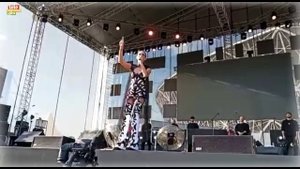 Странное поведение Ольги Бузовой на концерте