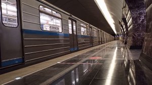 Московский транспорт | Метро Москвы | Станция метро | Прибытие и отправление поезда метро