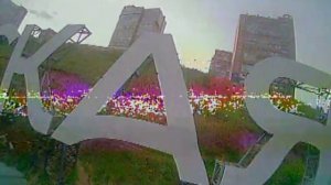 Пролетел через буквы. FPV фристайл