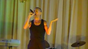 Валерий Касимов исполняет авторскую песню "Прохожий"