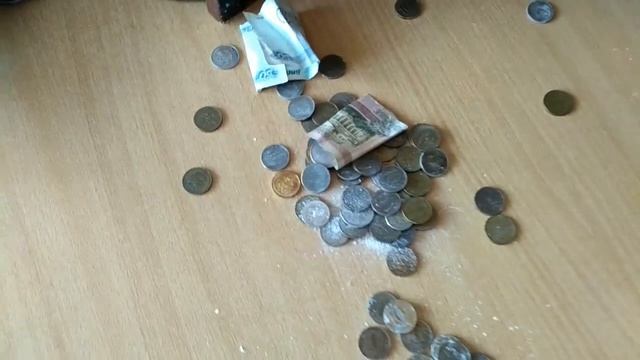 Вскрываем копилку! Сколько в ней денег!