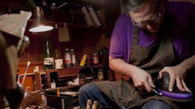 Мастер педикюра для коров и другие странные профессии мира
