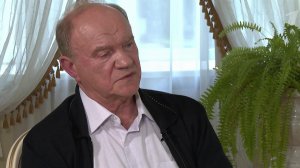 Владимир Путин удостоил звания Героя Труда Геннадия Зюганова