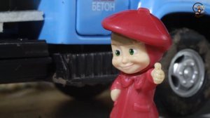 Маша и Медведь покупают машину и катаются по лужам. МанкиМульт