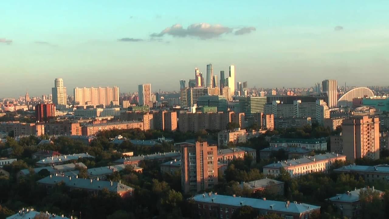 Кто-то надувает облака...