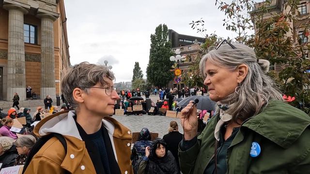 Rebellmammorna vid riksdagens öppnande - del 1 смотреть онлайн