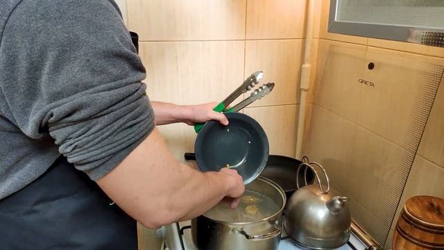НАСТОЯЩИЙ ГОРОХОВЫЙ СУП. ТРИ ВИДА МЯСА. Нажористый, пряный и ароматный рецепт супа из гороха.