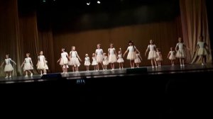 Танец маленьких девочек.