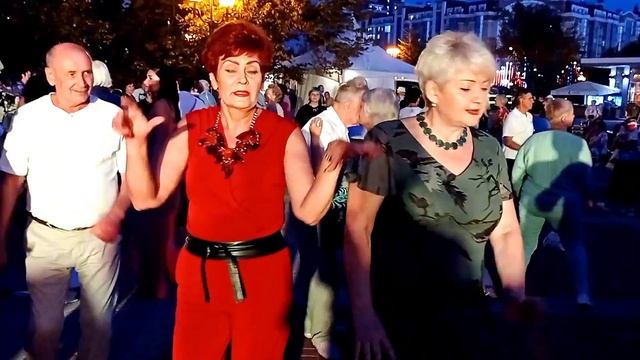 Вечерняя дискотека.