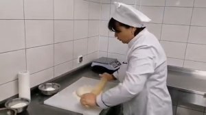 Приготовление вареников заварным способом с различными начинками.mp4