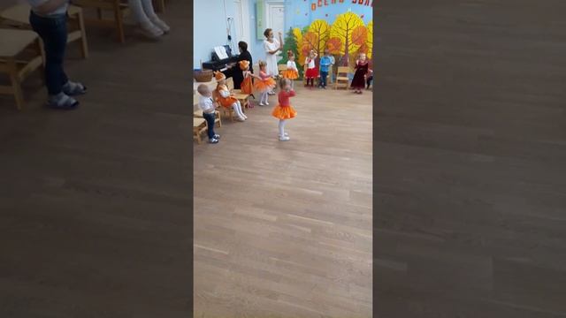 Праздник осени. Песенка про дождик (после прихода Тучки) смотреть онлайн