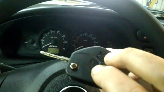 Отпирание замков в одно нажатие на Шевроле Нива, Лада Приора, Лада Калина....mp4 смотреть онлайн
